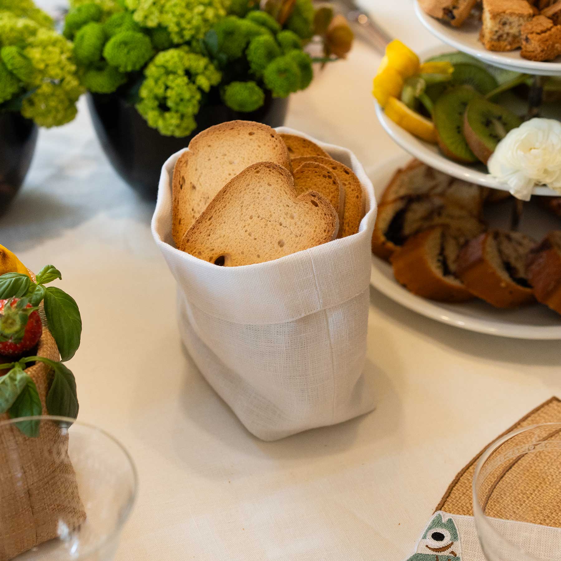 Double Bread Basket