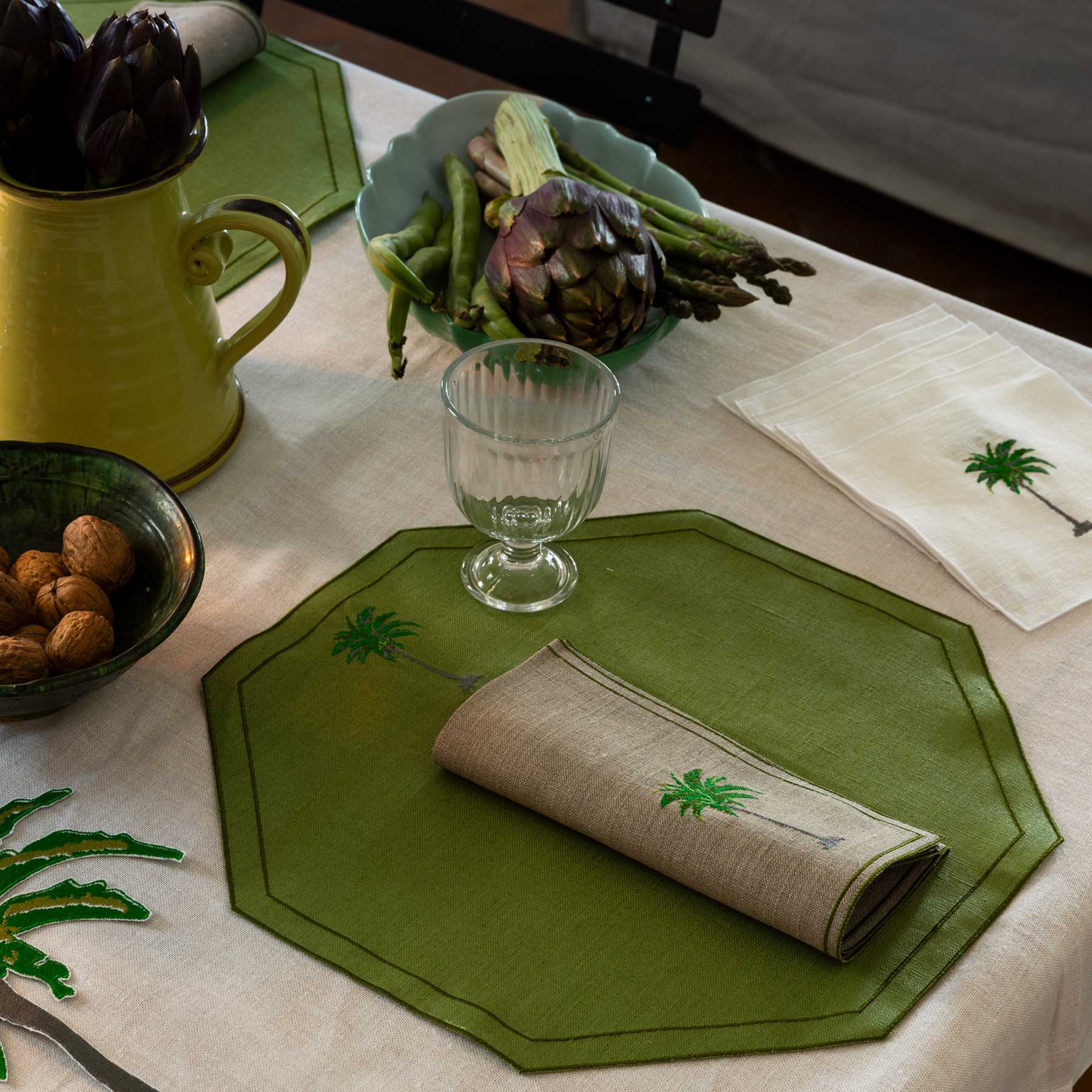 Palm & Papyrus Tablescape