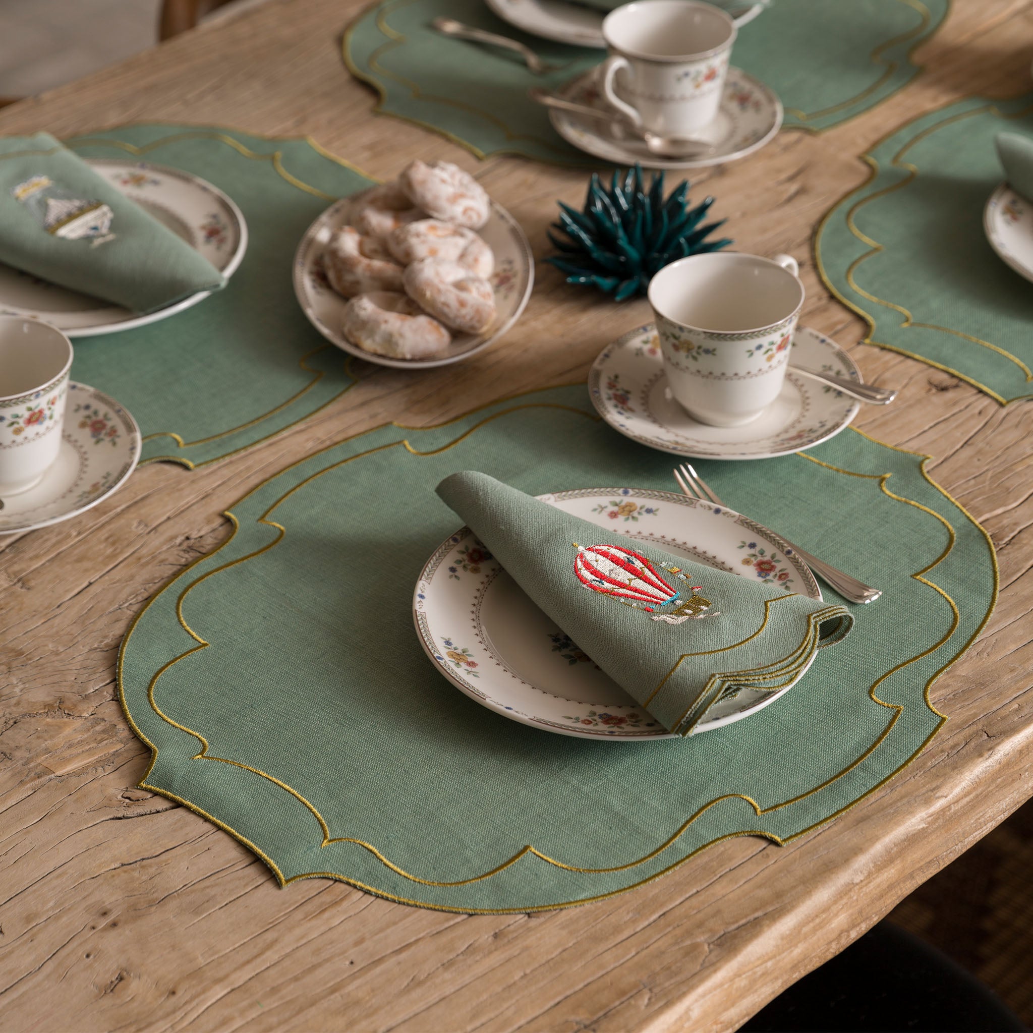 Up In The Air Parentesi Oval Napkin