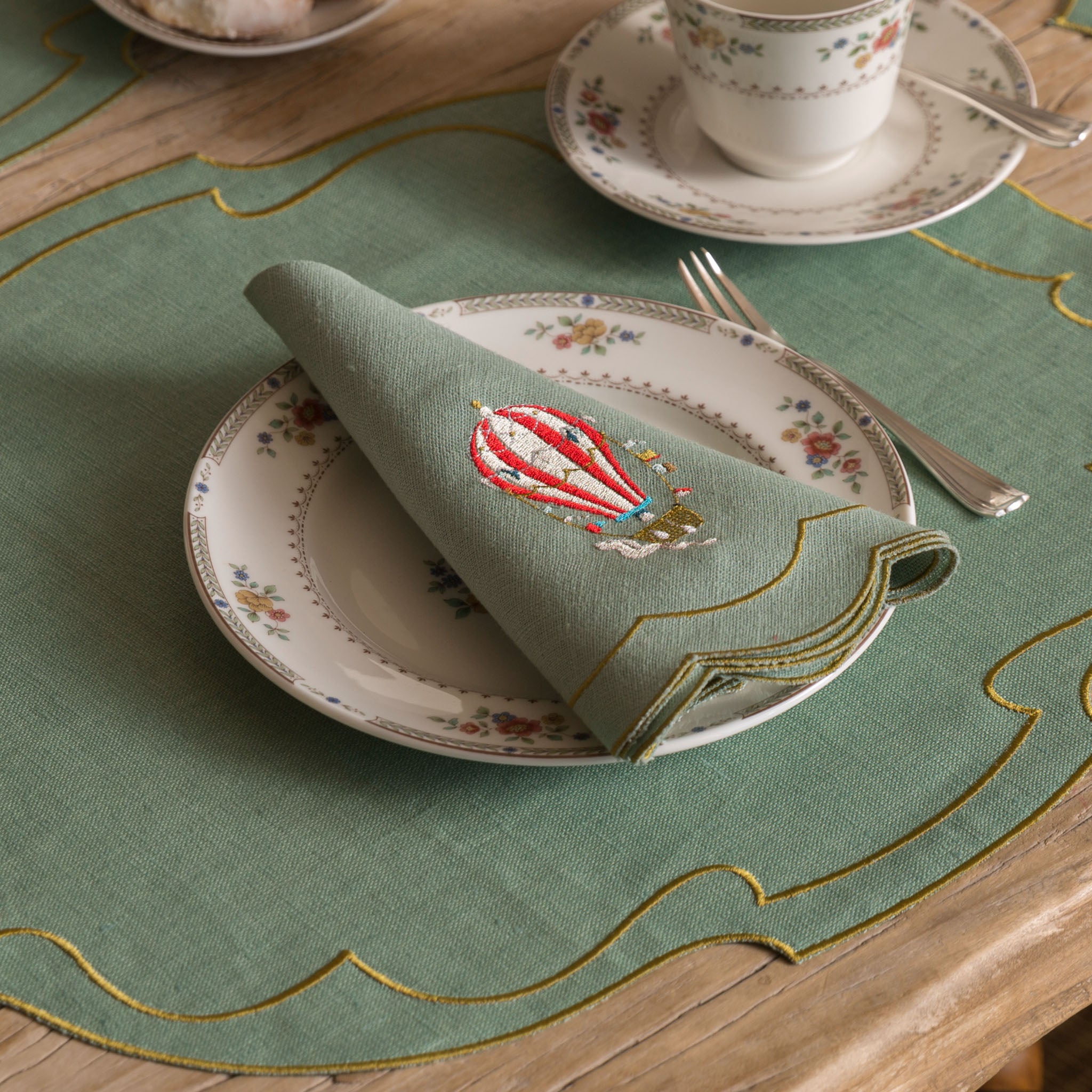 Up In The Air Parentesi Oval Napkin