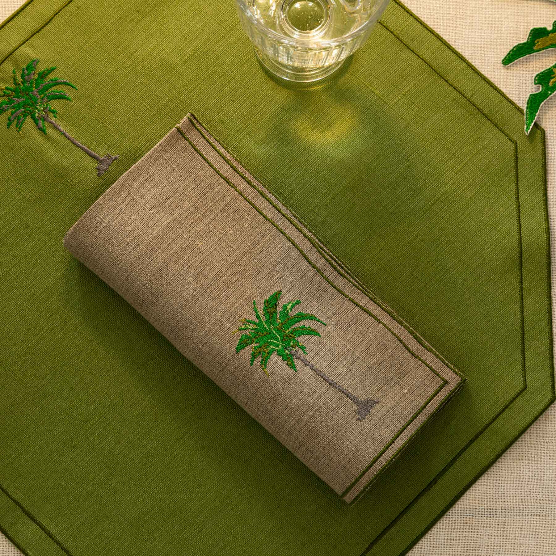 Palm & Papyrus Tablescape