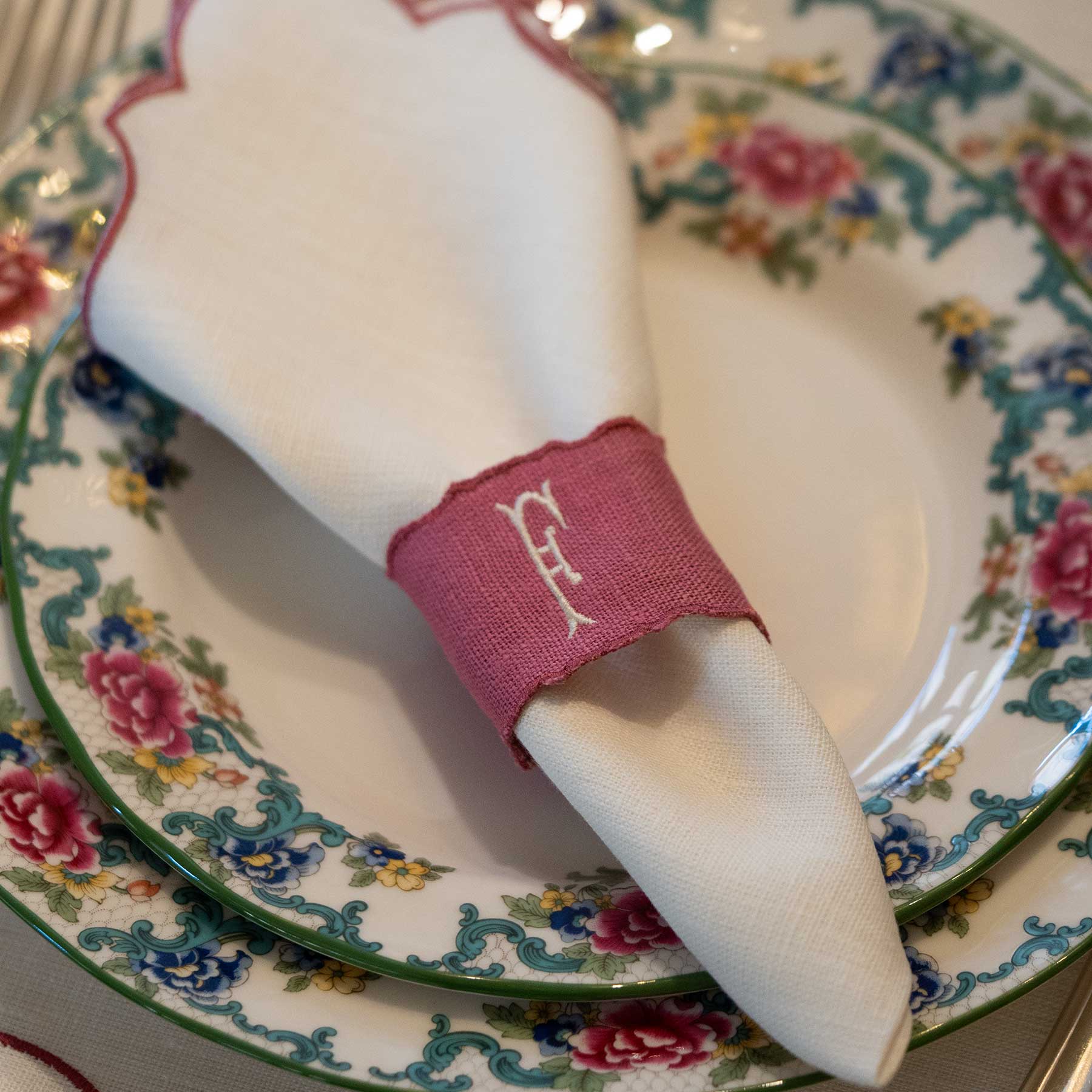 Cassis Daydream Tablescape