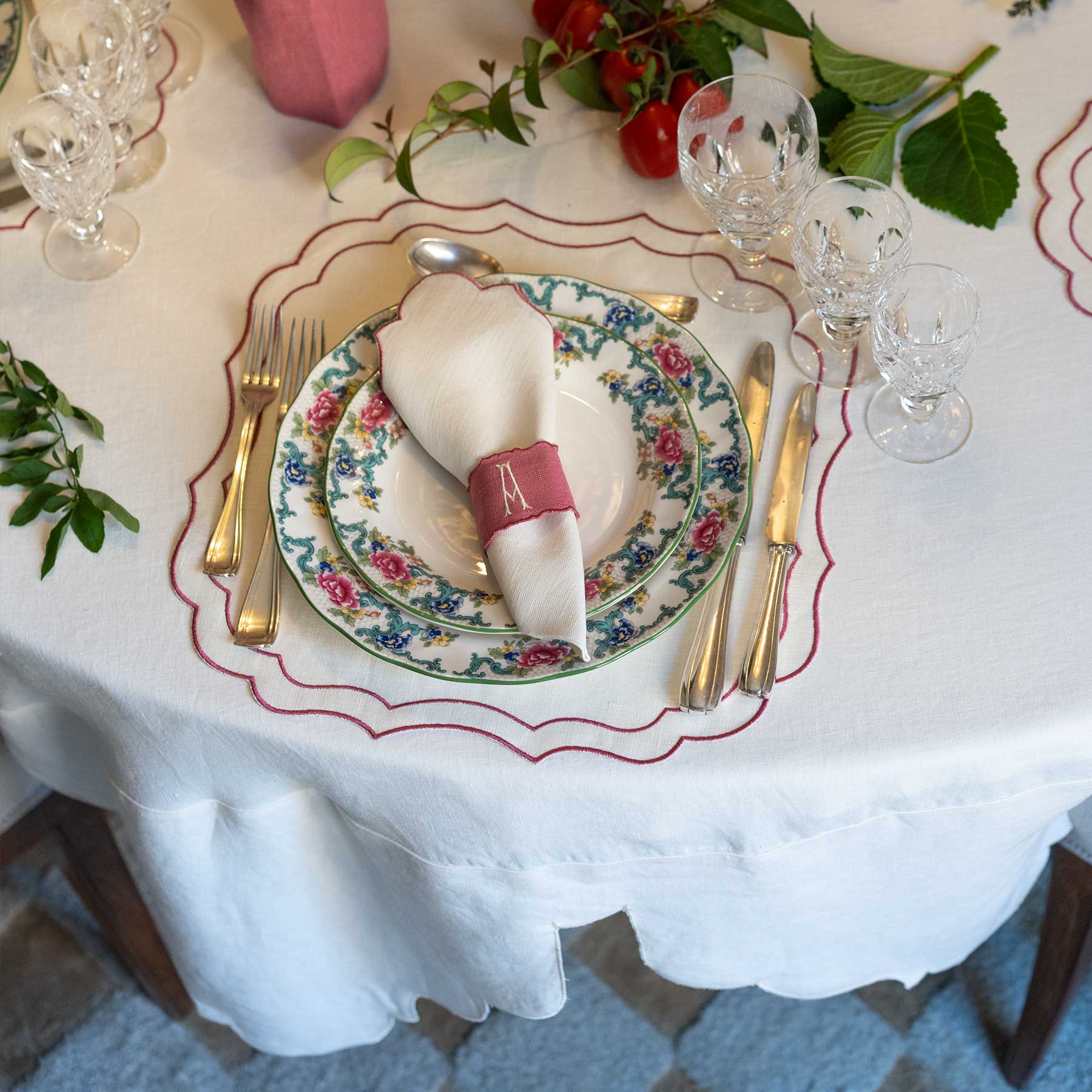 Cassis Daydream Tablescape