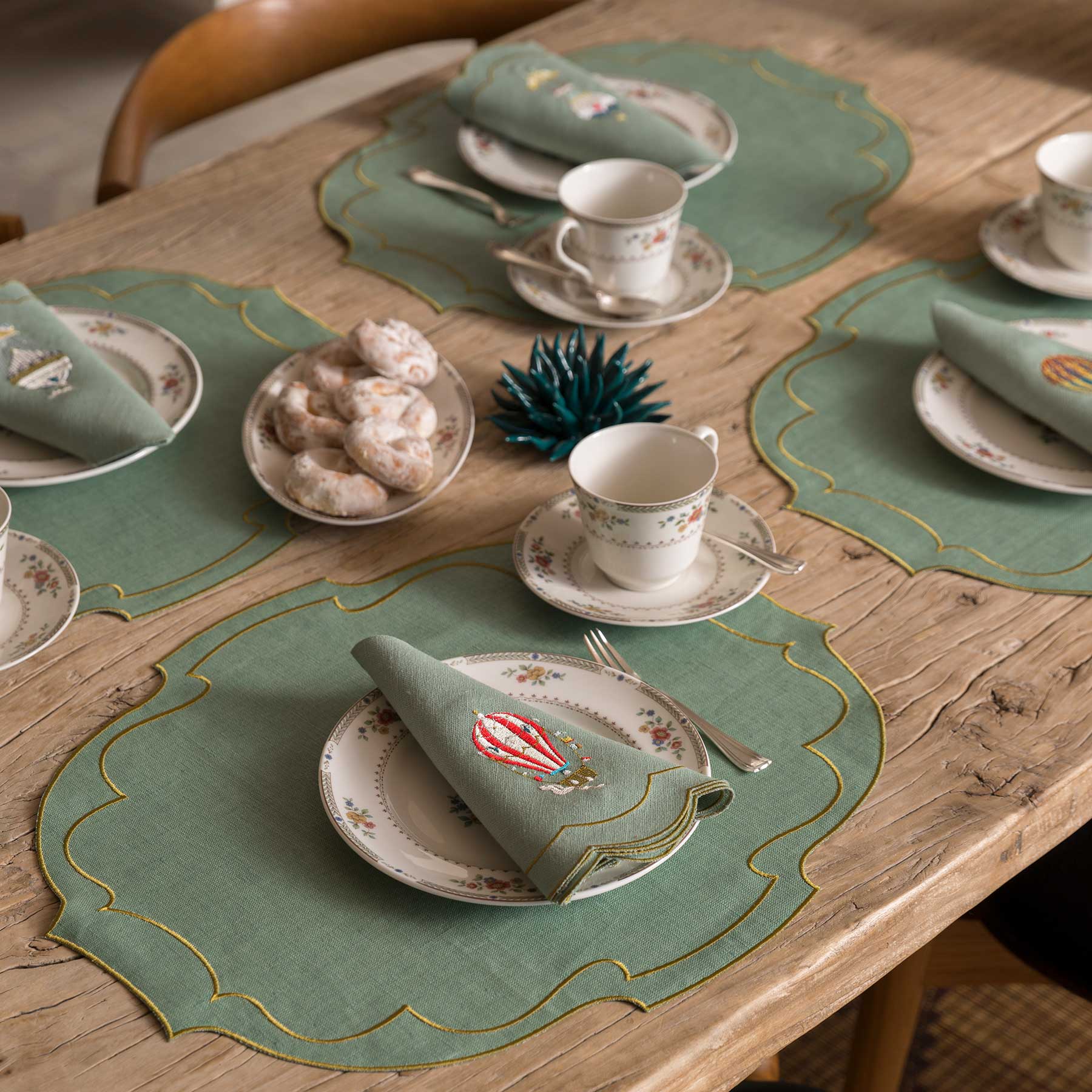 Up in the Air Tablescape