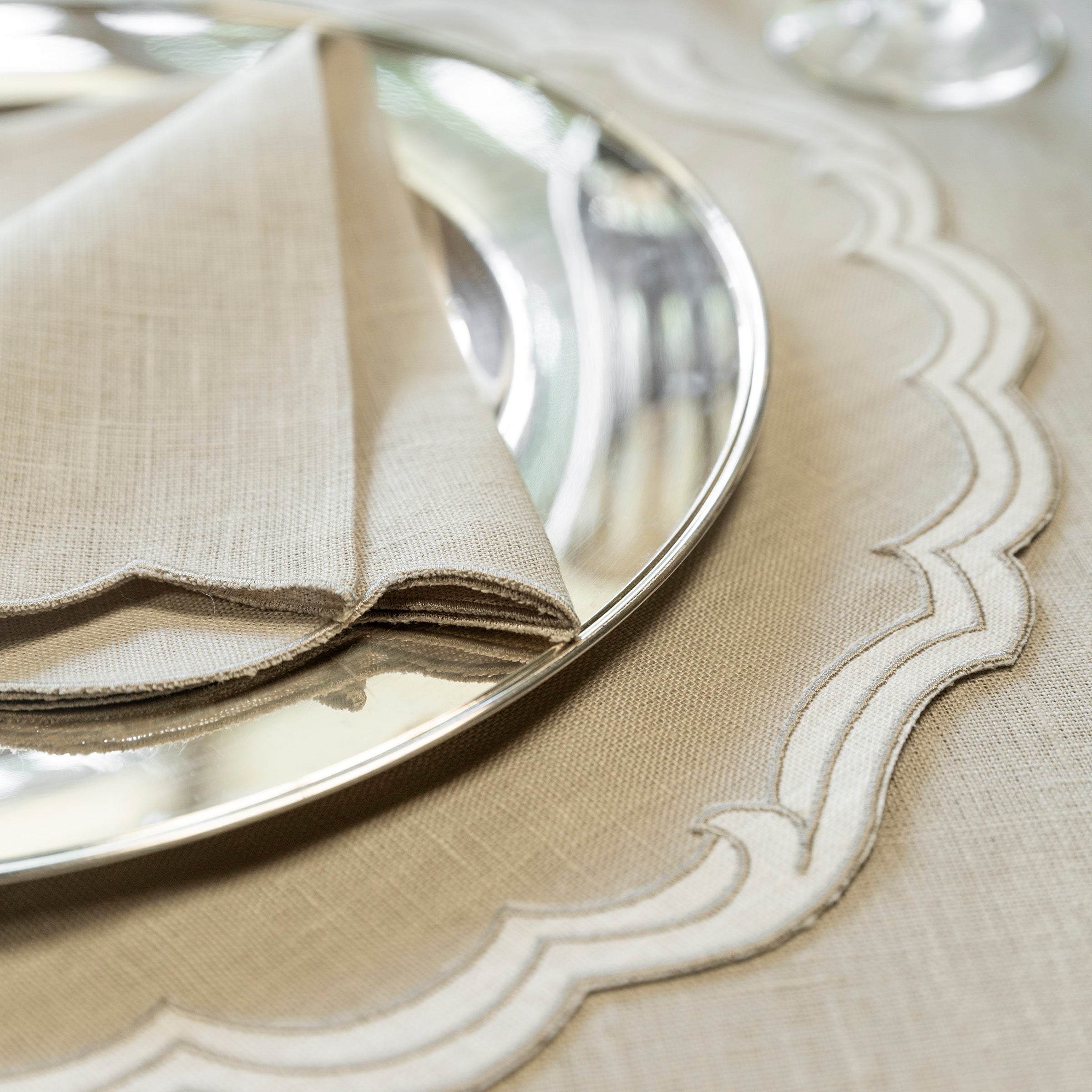 Victoria Queen Placemat