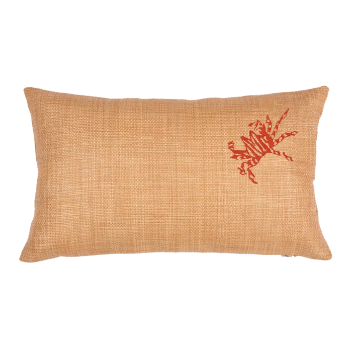 coussin en raphia avec crabe
